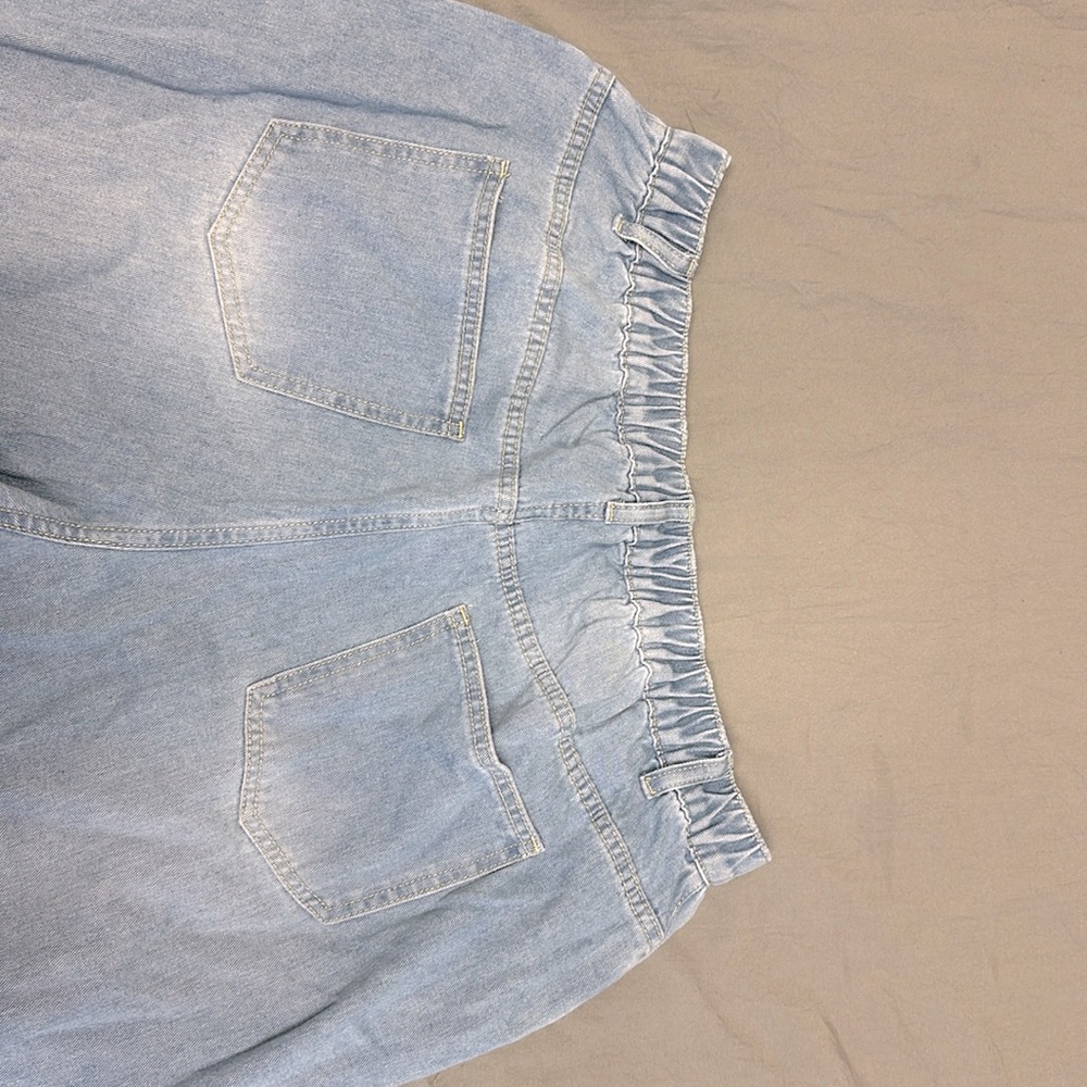 Super cute baggy light wash jeans - Picture 3 of 5